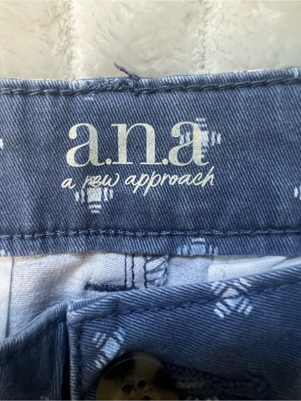 a.n.a  Blue Printed Mid-Rise Women’s Twill  Shorts Sz 4 - Picture 4 of 9